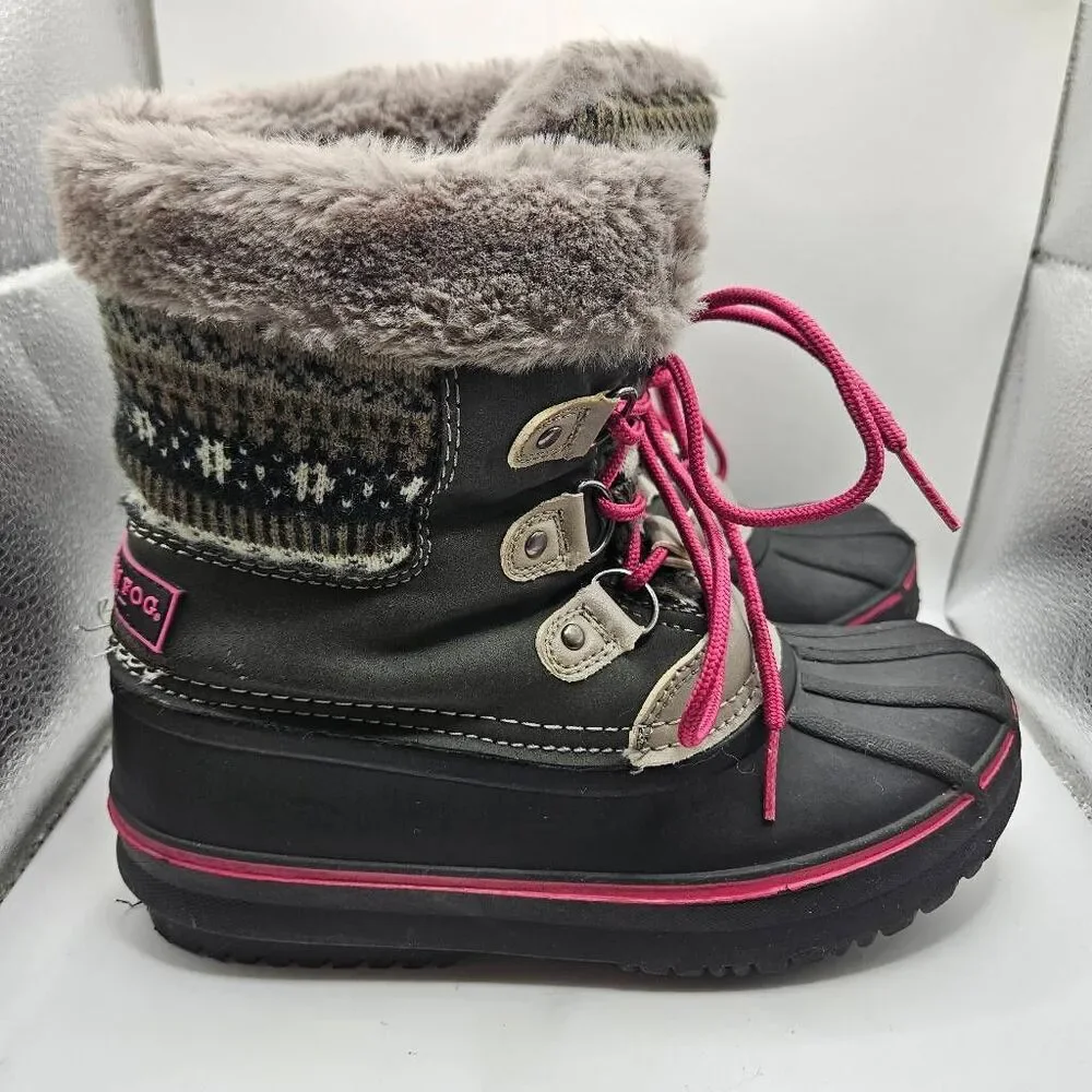 London Fog girls' Tottenham cold weather snow boots featuring a black duck-boot